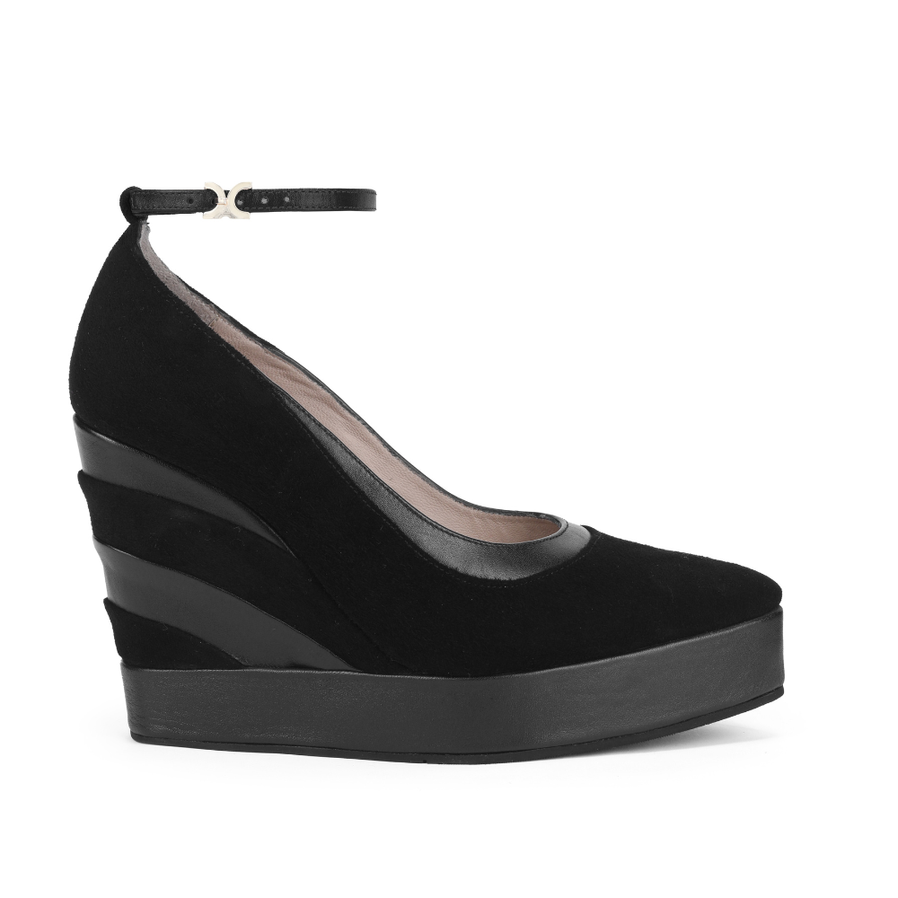 VIVIENNE BLACK