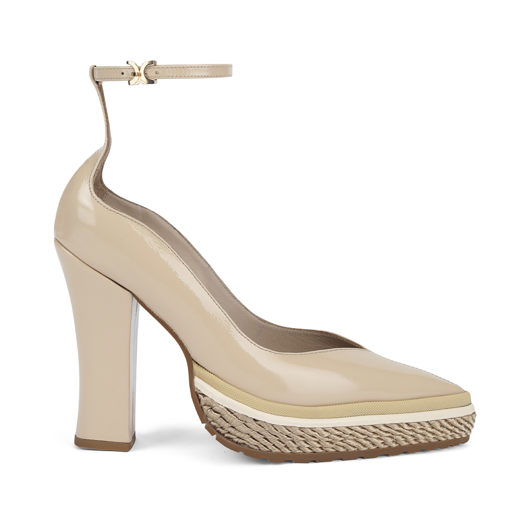 FEMME FATALE NUDE
