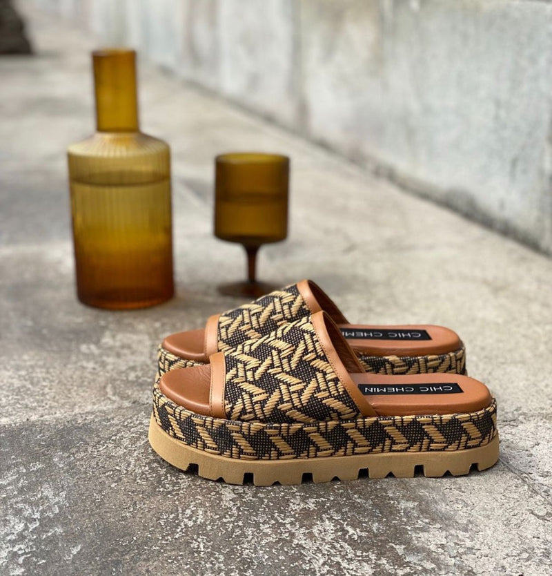 Chic madame flatforms casteur