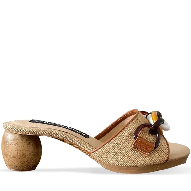 Therese chaine camel